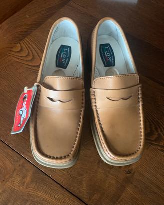Mocassini in pelle beige nuovi