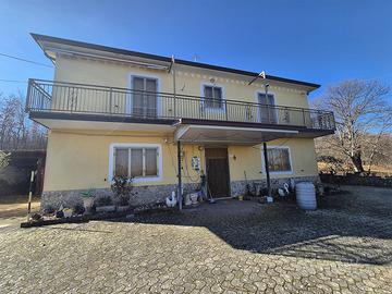 Casa indipendente da 317mq con terreno Nusco (AV)