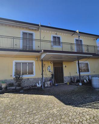 Casa indipendente da 317mq con terreno Nusco (AV)
