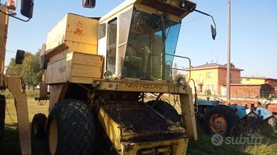mietitrebbia New Holland modello TR85