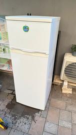 Frigorifero daya 200 litri