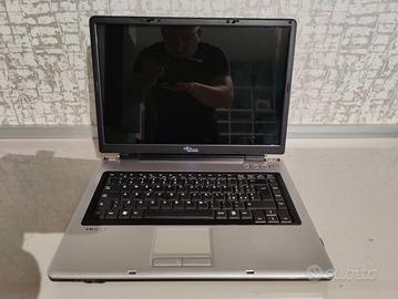 Fujitsu Amilo M1450G per ricambi o riparazione