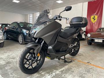 Honda Integra 750