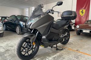 Honda Integra 750