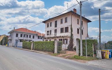 VILLA DA RISTRUTTURARE LIBERA SU 4 LATI CON 2000mq