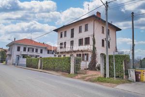 VILLA DA RISTRUTTURARE LIBERA SU 4 LATI CON 2000mq