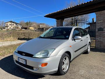 Ford Focus 1.6i 16V cat 5p. Ghia