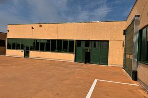 Capannone con uffici a Grassobbio