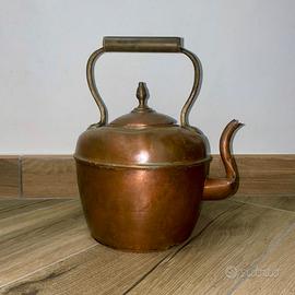 Bollitore / Teiera Antica in Rame con Manico