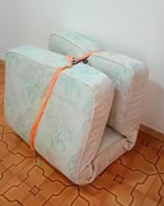 2 materassi e una specchiera