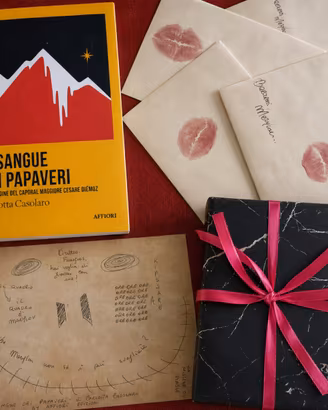 Libro Thriller Il Sangue dei Papaveri" + Gadget