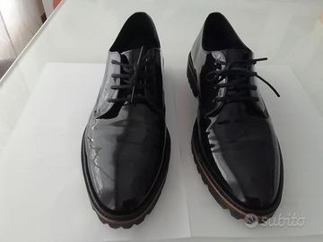 Scarpe in vernice