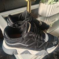 scarpe Versace messe due volte