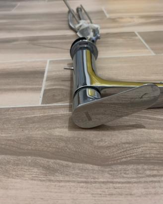 Rubinetto lavandino bagno