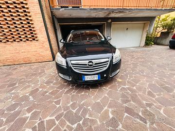 Opel insignia sport tourer 2011