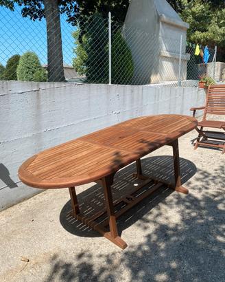 Tavolo da giardino e sedie pieghevoli