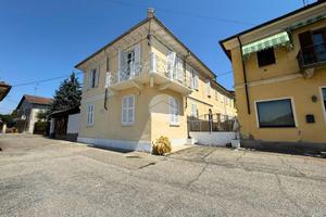 CASA SEMINDIPENDENTE A STROPPIANA