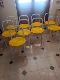 Sedie in metallo e legno