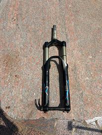 Forcella rockshox lyrik r ruote 26