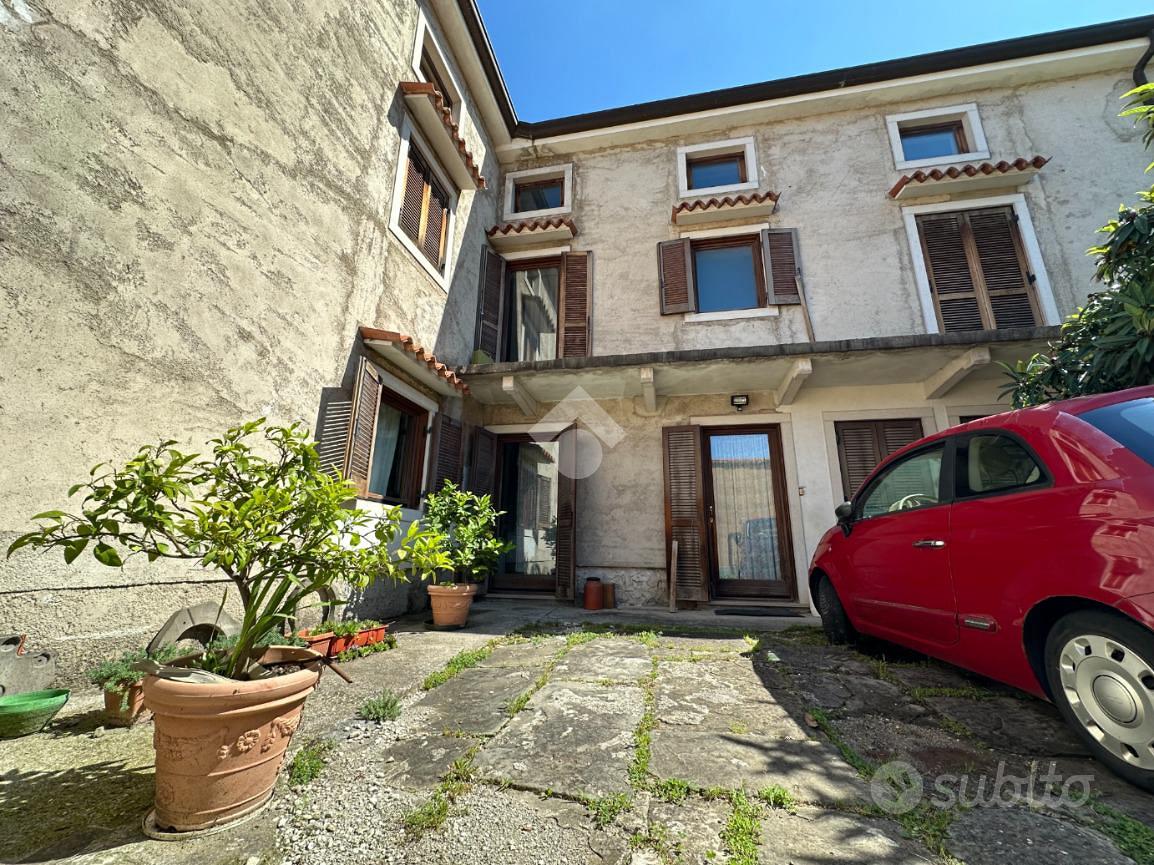 4 LOCALI A TRIESTE