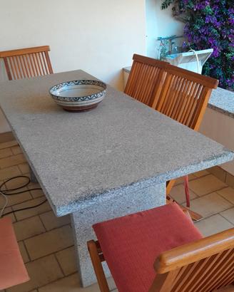 tavolo in granito dell'Elba