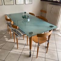 Tavolo in Vetro di Design con 6 Sedie in Legno