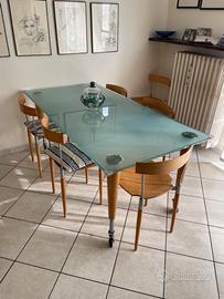 Tavolo in Vetro di Design con 6 Sedie in Legno