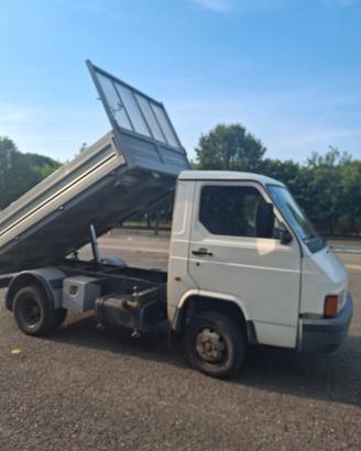 Nissan trade 100  ribaltabile trilaterale