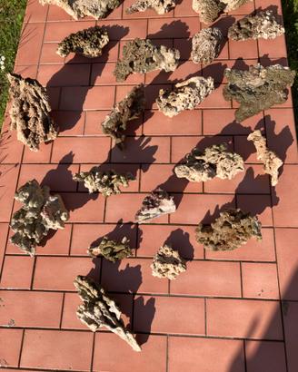 Rocce, sabbia e materiale filtrante