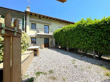 CASA A SCHIERA CON TERRAZZO PANORAMICO E SPAZIO...
