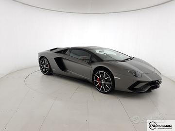 Lamborghini Aventador Roadster 6.5 S 740