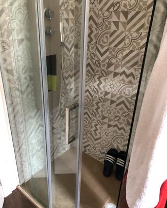 Box Doccia Lavabo specchio