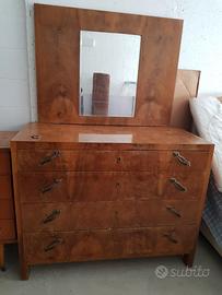 Armadio con cassetto e specchio