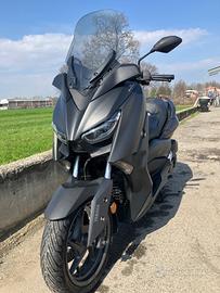 Yamaha X-Max 125