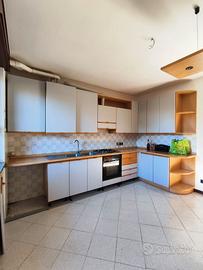 Cucina in legno completa + mobili coordinati