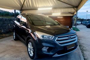 Ford Kuga 1.5 TDCI 120 CV S&S 2WD Powershift Titan