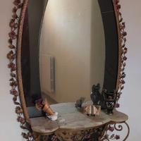 specchio con cornice in ferro battuto