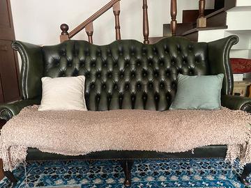 Divano chesterfield