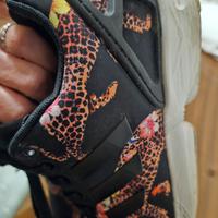 addidas edizione limitata  nera e tigrata 