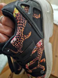 addidas edizione limitata  nera e tigrata 