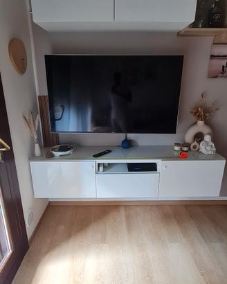 mobile tv sospeso superiore e inferiore