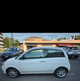 Lancia Ypsilon cambio manuale 2012