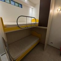 camera per bambini con letto a castello