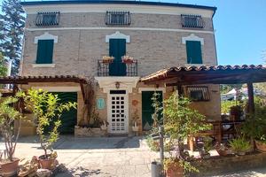 Casa vacanze marche, villa con piscina,