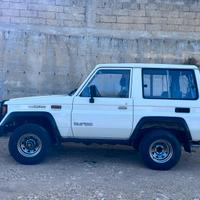 TOYOTA LAND CRUISER LJ70