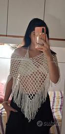 poncho all'uncinetto fatto a mano  