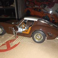Collezione Ferrari 1:16, 1:18, 1:24 + Libri