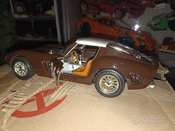 Collezione Ferrari 1:16, 1:18, 1:24 + Libri