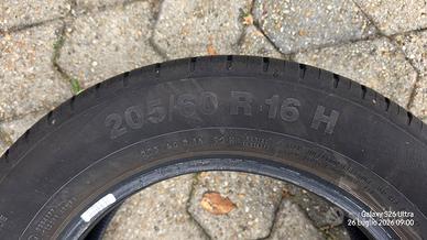 Set 4 Pneumatici 205 60 R16 92H