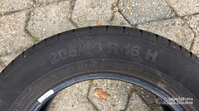 Set 4 Pneumatici 205 60 R16 92H